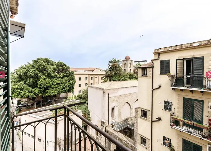 Casadeb Orleans * باليرمو